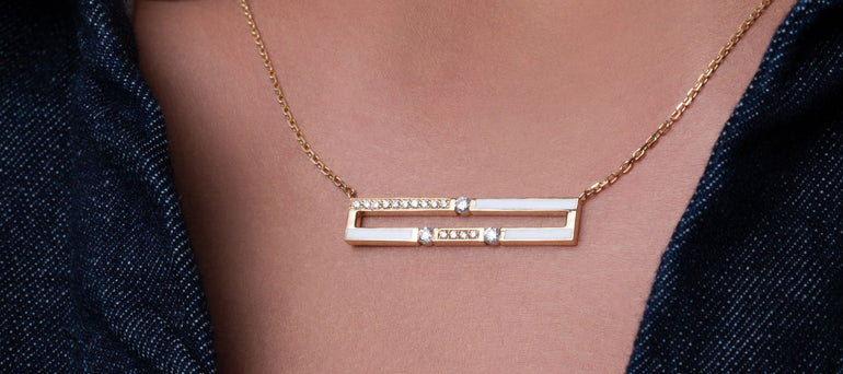 Traveling with Jewelry: Secure & Stylish Tips for UAE Jet-Setters