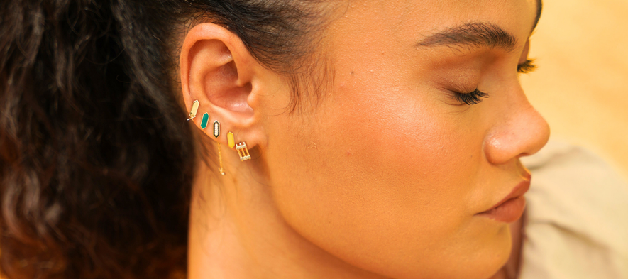 Best Graduation Gift Ideas: 18 Karat Gold Earrings She Wears to the First Office | Joubijoux Fine Jewelry