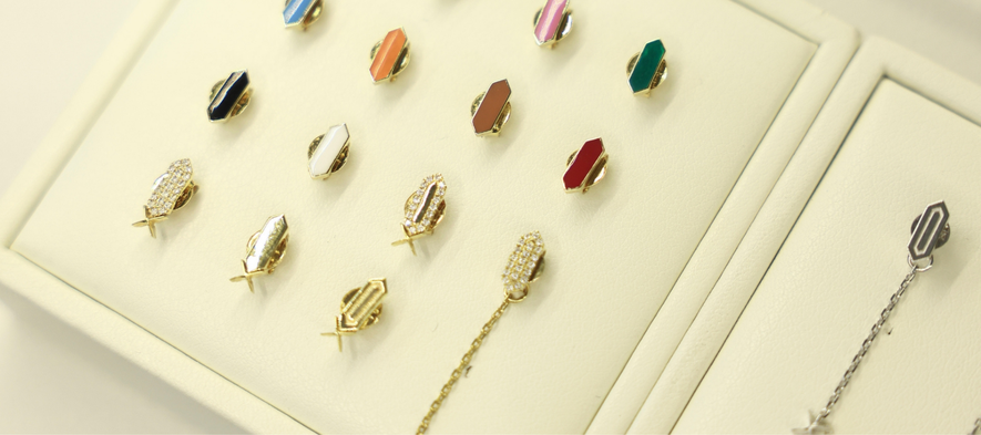 Why Do Women Wear Gold Earrings Every Day | JOUBIJOUX Fine Jewelry