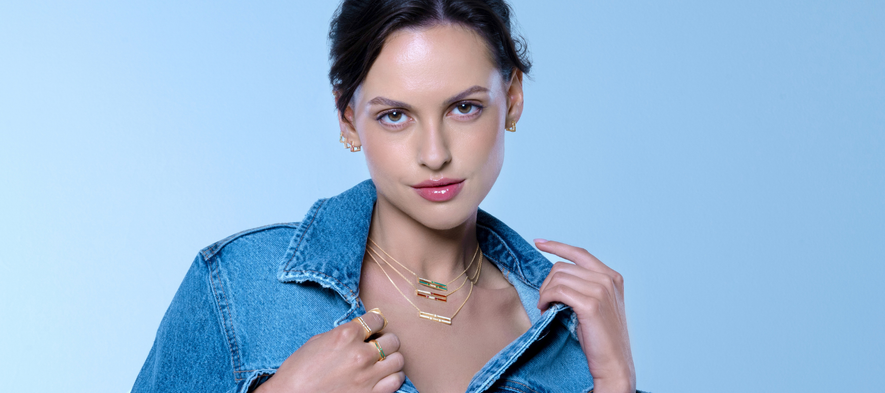 Gold Necklace for Women: How to Find the One She Will Never Take Off