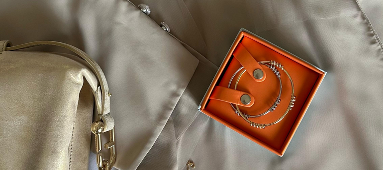 The Abaya Edit: Fine Jewelry Designed for Modest Fashion in Dubai