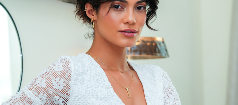 What to Look for in a Gold Necklace Design Built for Hot Climates