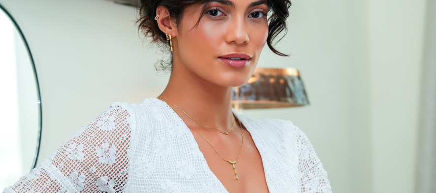 What to Look for in a Gold Necklace Design Built for Hot Climates