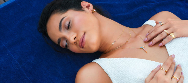 Building Your 18K Gold Capsule Jewelry: 5 Essentials for Effortless Luxury