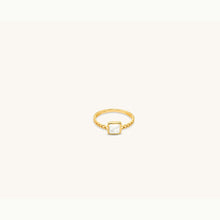 Load image into Gallery viewer, Full view of 18k gold square mother of pearl ring with rope band