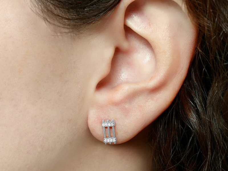 GOLD STUD EARRINGS IN DUBAI