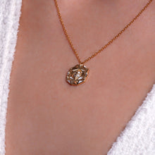 Load image into Gallery viewer, Slopes Pendant Necklace