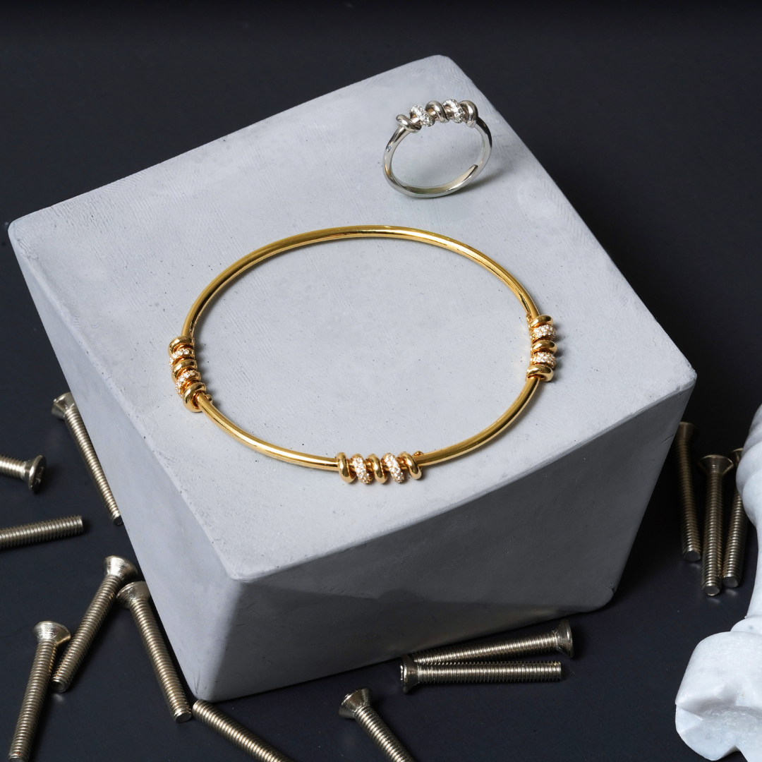 GOLD BANGLE AND BRACELET IN DUBAI