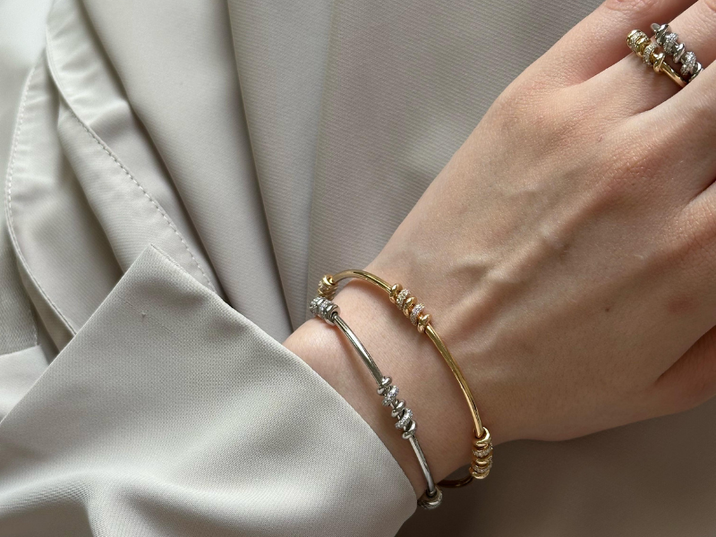 THE 18K GOLD BANGLES DUBAI COLLECTION