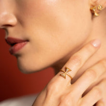 Load image into Gallery viewer, Hourglass Turning Point Diamond Ring