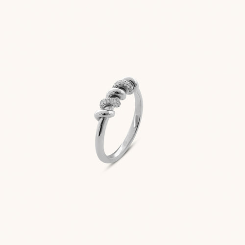 18K white gold diamond ring with screw-inspired design and pavé-set VS diamonds